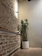 Faces & Places Boutique Hotel