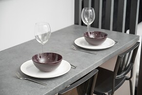 Elegant Studio Free Garage by Renters