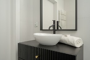 Elegant Studio Free Garage by Renters