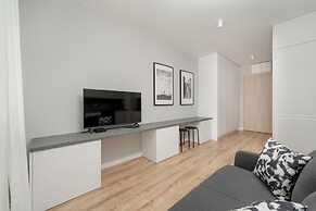 Elegant Studio Free Garage by Renters