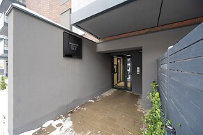 Elegant Studio Free Garage by Renters