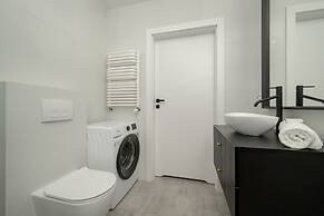 Elegant Studio Free Garage by Renters