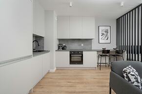 Elegant Studio Free Garage by Renters