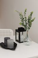 White Studio in City Center by Renters