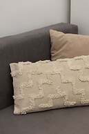 White Studio in City Center by Renters