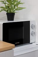 Beige Studio in City Center by Renters