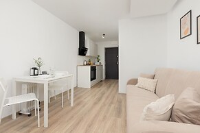 Beige Studio in City Center by Renters