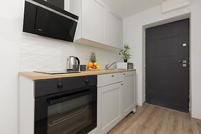 Beige Studio in City Center by Renters