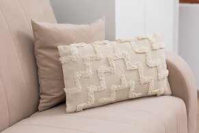 Beige Studio in City Center by Renters