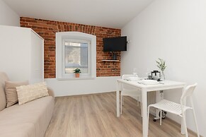 Beige Studio in City Center by Renters