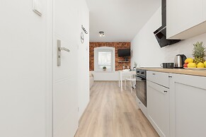 Beige Studio in City Center by Renters