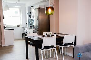 Family Apartment by 3City Rentals