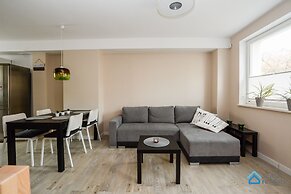 Family Apartment by 3City Rentals