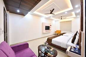 Click Hotel Narayana