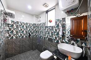 Click Hotel Narayana