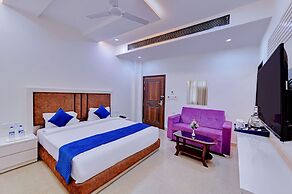 Click Hotel Narayana