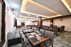 Click Hotel Narayana