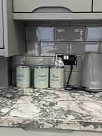 Immaculate 4-bed Detached House in Bootle