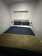 Immaculate 4-bed Detached House in Bootle