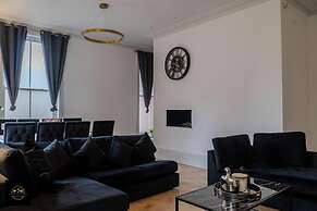 Lovely 3-bed Apartment in Altrincham