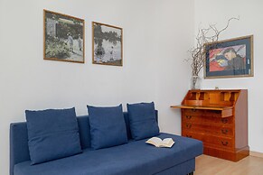 Picturesque Apartment Krakow by Renters