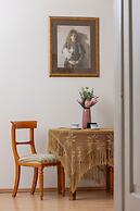 Picturesque Apartment Krakow by Renters