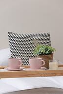 Picturesque Apartment Krakow by Renters