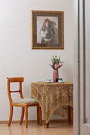 Picturesque Apartment Krakow by Renters