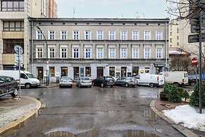 Picturesque Apartment Krakow by Renters