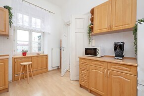 Picturesque Apartment Krakow by Renters