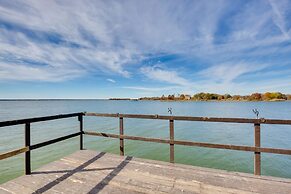 Reservoir & Dock Access: Pet-friendly Kerens Cabin