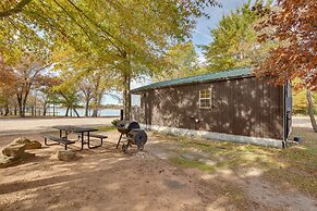 Reservoir & Dock Access: Pet-friendly Kerens Cabin