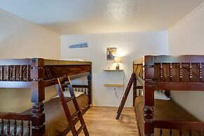 Reservoir & Dock Access: Pet-friendly Kerens Cabin