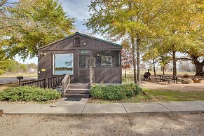 Reservoir & Dock Access: Pet-friendly Kerens Cabin