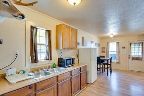 Reservoir & Dock Access: Pet-friendly Kerens Cabin