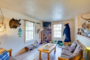 Reservoir & Dock Access: Pet-friendly Kerens Cabin