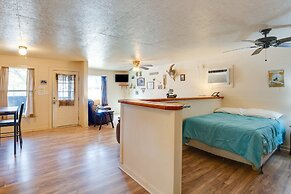 Reservoir & Dock Access: Pet-friendly Kerens Cabin