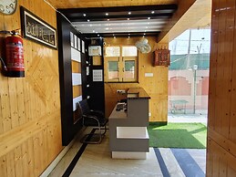 Seven Hills Hotel Srinagar