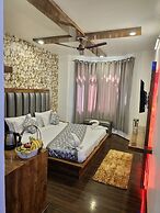 Seven Hills Hotel Srinagar