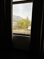 Seven Hills Hotel Srinagar