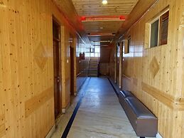 Seven Hills Hotel Srinagar