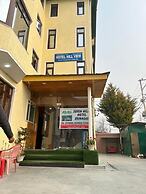 Seven Hills Hotel Srinagar