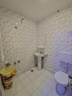 Seven Hills Hotel Srinagar