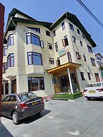 Seven Hills Hotel Srinagar