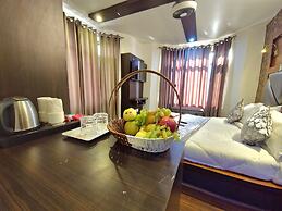 Seven Hills Hotel Srinagar