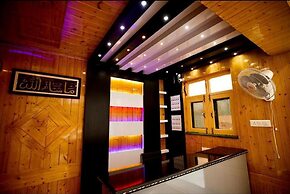 Seven Hills Hotel Srinagar