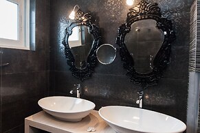 Riviera Retreat 3 Bd Voula Luxury Haven