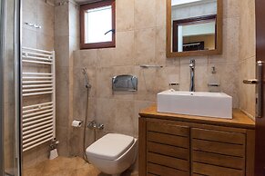 Riviera Retreat 3 Bd Voula Luxury Haven