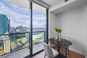 Breathtaking Studio with Bay & City View