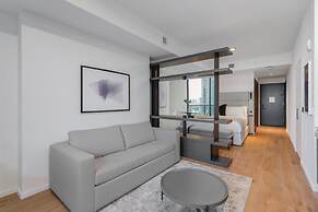 Breathtaking Studio with Bay & City View